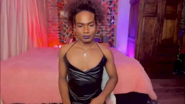 Image 11 of thegoldenbitch Stream on Chaturbate on 1 month ago