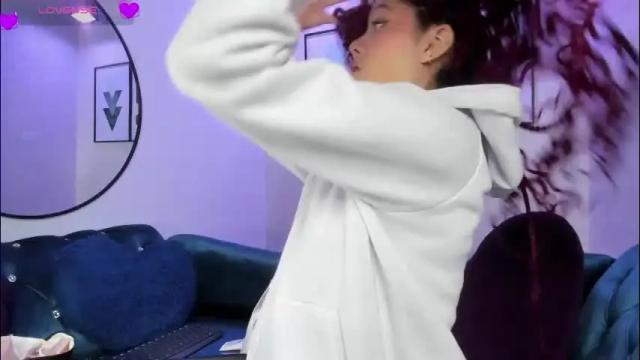 Image 10 of theia_moon_ Stream on Chaturbate on 2 months ago