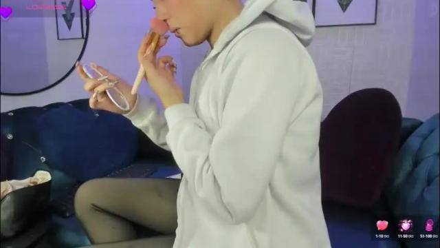 Image 8 of theia_moon_ Stream on Chaturbate on 2 months ago