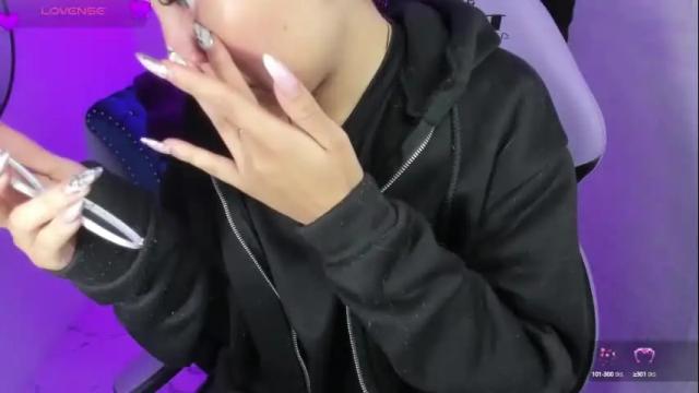 Image 4 of theia_moon_ Stream on Chaturbate on 2 months ago