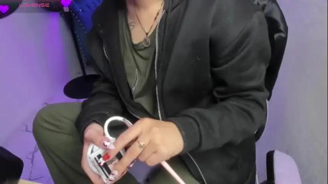 Image 8 of theia_moon_ Stream on Chaturbate on 2 months ago