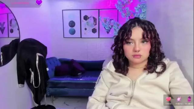 Image 2 of theia_moon_ Stream on Chaturbate on 1 month ago