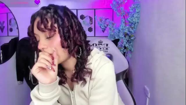 Image 7 of theia_moon_ Stream on Chaturbate on 1 month ago