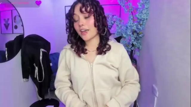 Image 8 of theia_moon_ Stream on Chaturbate on 1 month ago