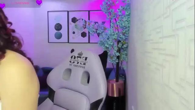 Image 2 of theia_moon_ Stream on Chaturbate on 1 month ago