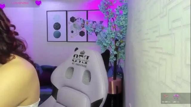 Image 4 of theia_moon_ Stream on Chaturbate on 1 month ago