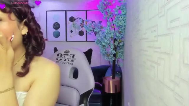 Image 6 of theia_moon_ Stream on Chaturbate on 1 month ago