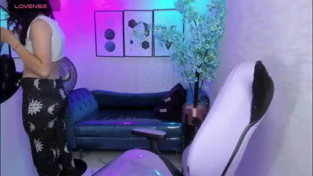 Image 10 of theia_moon_ Stream on Chaturbate on 1 month ago