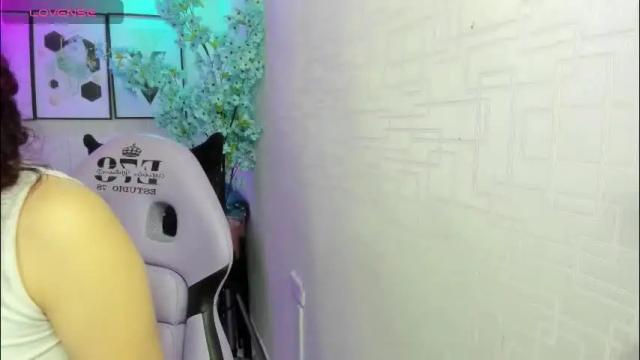 Image 4 of theia_moon_ Stream on Chaturbate on 1 month ago