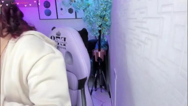 Image 3 of theia_moon_ Stream on Chaturbate on 1 month ago
