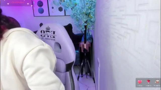 Image 6 of theia_moon_ Stream on Chaturbate on 1 month ago