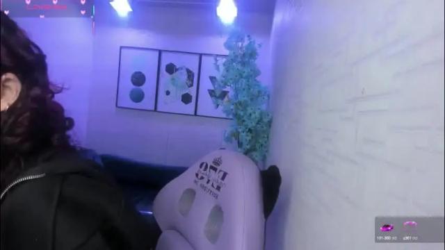 Image 3 of theia_moon_ Stream on Chaturbate on 1 month ago