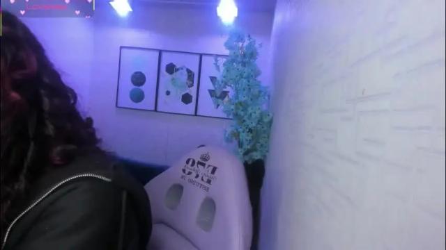 Image 4 of theia_moon_ Stream on Chaturbate on 1 month ago