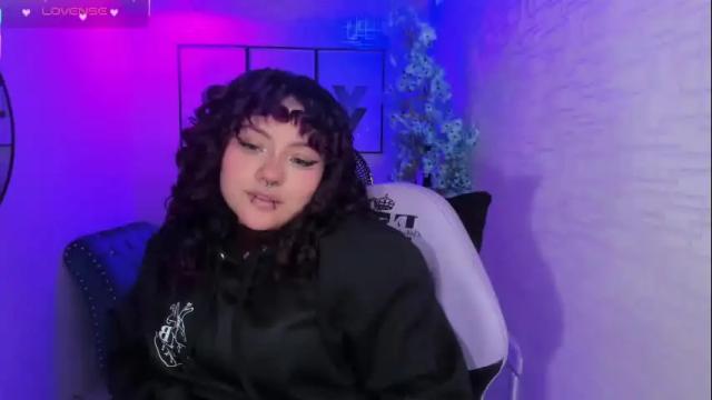 Image 11 of theia_moon_ Stream on Chaturbate on 1 month ago