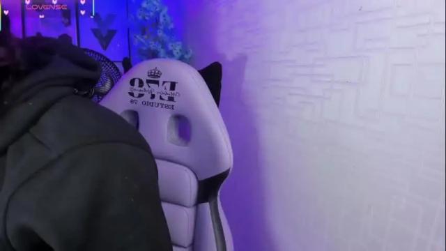 Image 3 of theia_moon_ Stream on Chaturbate on 1 month ago