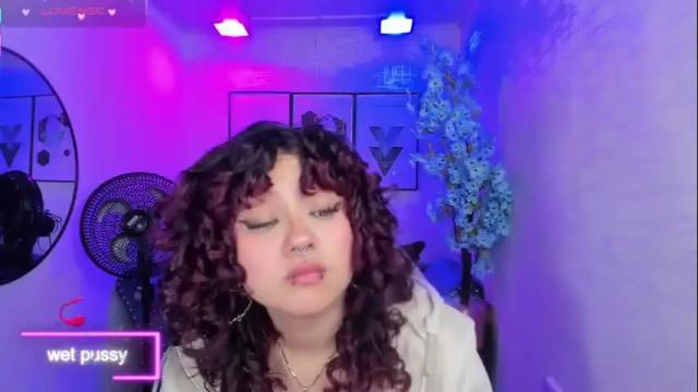 Image 2 of theia_moon_ Stream on Chaturbate on 23 days ago
