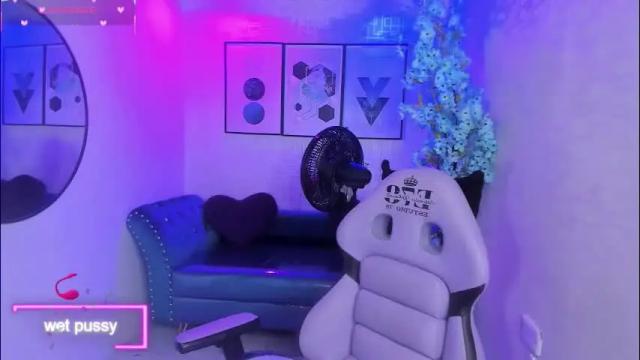 Image 4 of theia_moon_ Stream on Chaturbate on 21 days ago