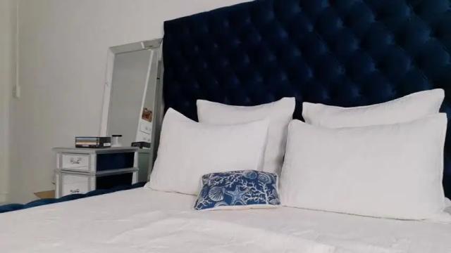 Image 6 of theislandgirl Stream on Chaturbate on 18 days ago