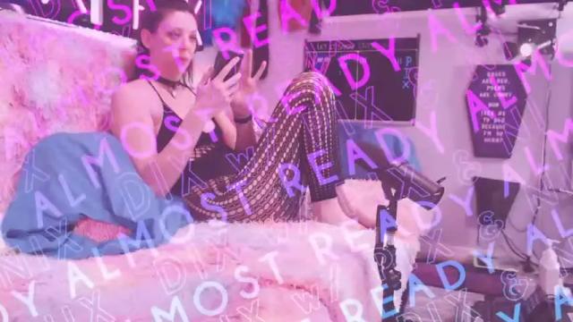 Image 2 of thekittengirlnix Stream on Chaturbate on 13 months ago