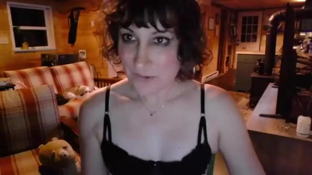 Image 4 of theladymoonbeam Stream on Chaturbate on 19 months ago