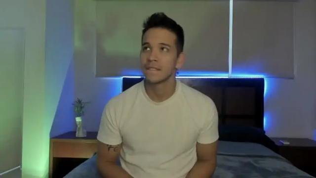 Image 2 of thelatinstripper1 Stream on Chaturbate on 20 months ago