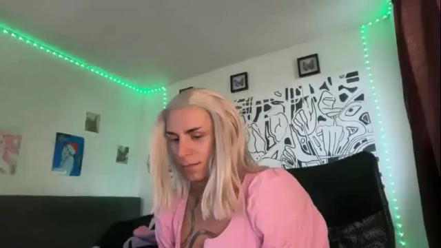 Image 2 of thematryoshka Stream on Chaturbate on 2 months ago