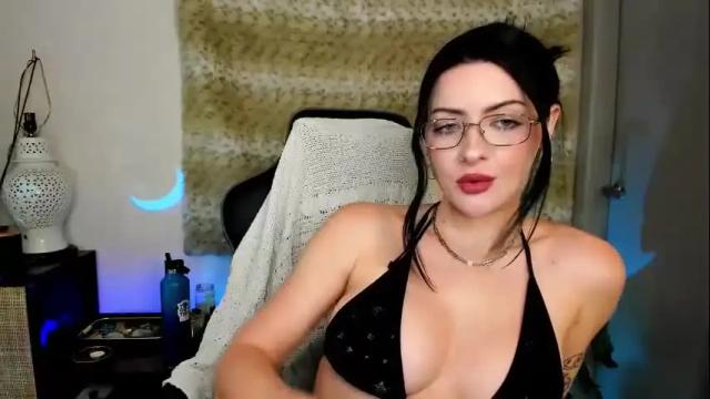 Image 4 of themelrose Stream on Chaturbate on 18 days ago