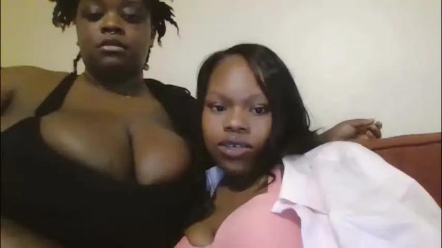 Image 7 of themilfinmama Stream on Chaturbate on 14 days ago