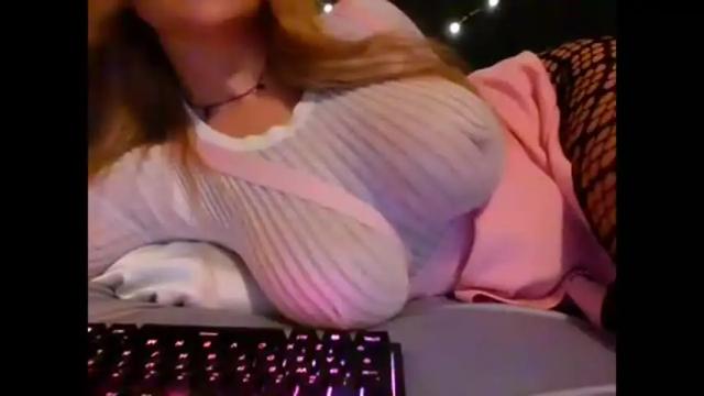 Image 7 of thepeachprincess Stream on Chaturbate on 25 days ago