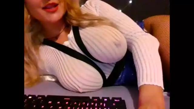 Image 12 of thepeachprincess Stream on Chaturbate on 8 days ago