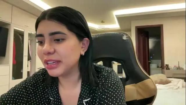 Image 3 of therealcamilabaddie Stream on Chaturbate on 1 month ago