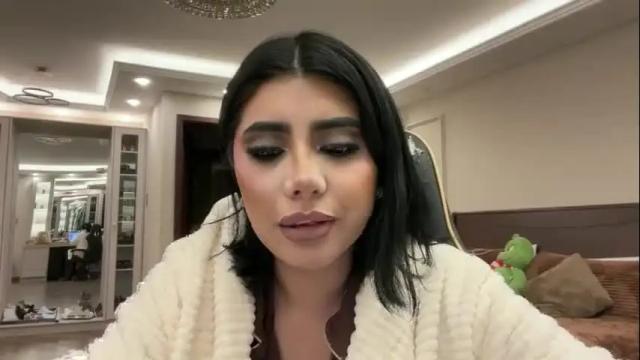 Image 4 of therealcamilabaddie Stream on Chaturbate on 3 days ago