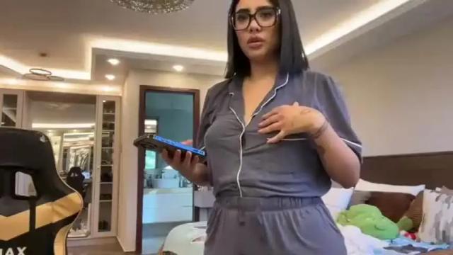 Image 11 of therealcamilabaddie Stream on Chaturbate on 1 month ago