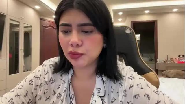 Image 6 of therealcamilabaddie Stream on Chaturbate on 1 month ago