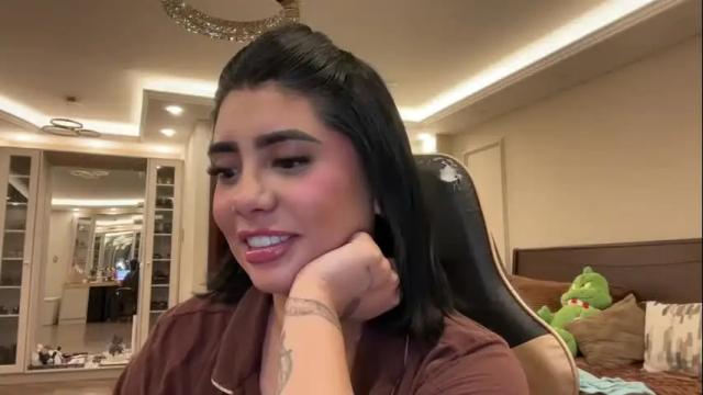 Image 4 of therealcamilabaddie Stream on Chaturbate on 1 month ago