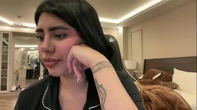 Image 11 of therealcamilabaddie Stream on Chaturbate on 26 days ago