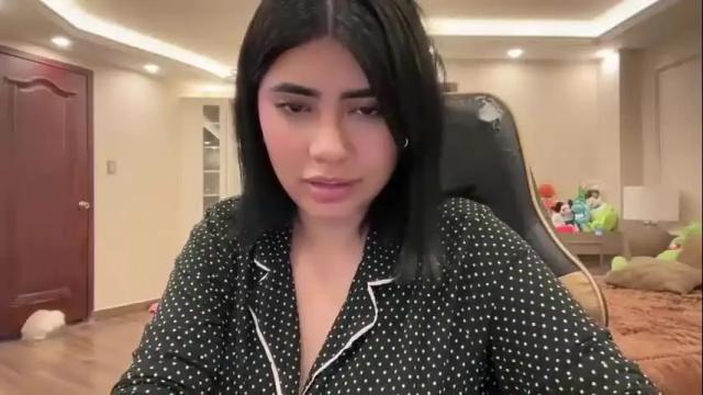 Image 11 of therealcamilabaddie Stream on Chaturbate on 21 days ago