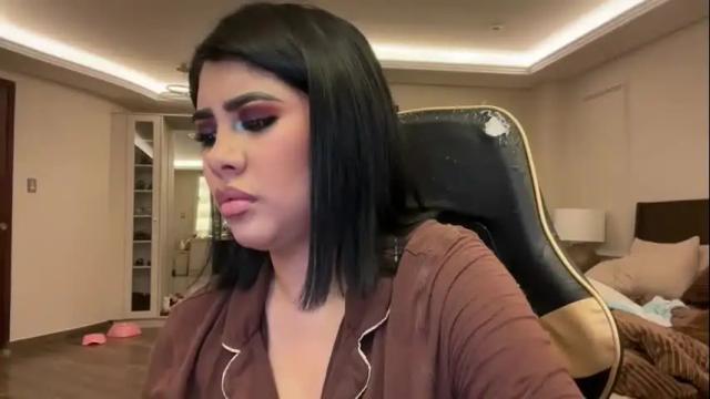 Image 10 of therealcamilabaddie Stream on Chaturbate on 19 days ago