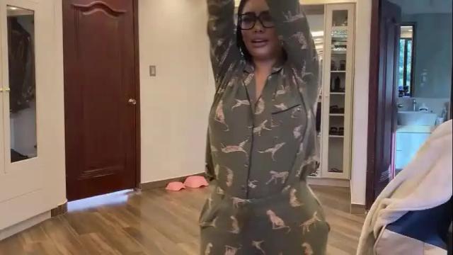Image 10 of therealcamilabaddie Stream on Chaturbate on 18 days ago