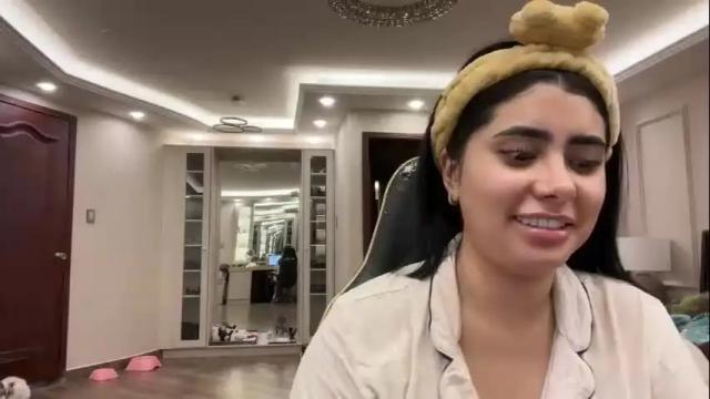 Image 7 of therealcamilabaddie Stream on Chaturbate on 11 days ago
