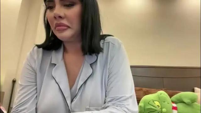 Image 4 of therealcamilabaddie Stream on Chaturbate on 3 days ago