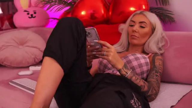 Image 6 of therealfallingangel Stream on Chaturbate on 1 month ago