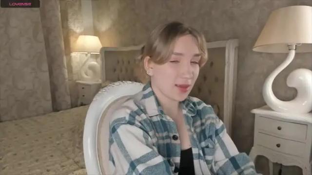 Image 3 of theresamarris Stream on Chaturbate on 18 months ago