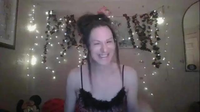 Image 8 of thesillymillie Stream on Chaturbate on 1 month ago
