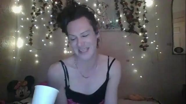 Image 6 of thesillymillie Stream on Chaturbate on 16 days ago