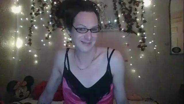Image 7 of thesillymillie Stream on Chaturbate on 16 days ago