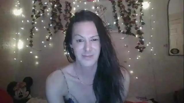 Image 10 of thesillymillie Stream on Chaturbate on 15 days ago
