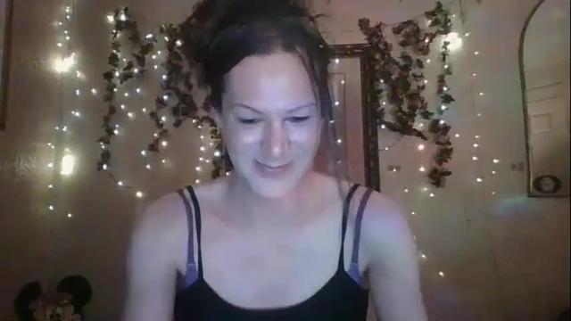Image 3 of thesillymillie Stream on Chaturbate on 1 month ago