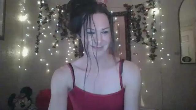 Image 8 of thesillymillie Stream on Chaturbate on 19 days ago