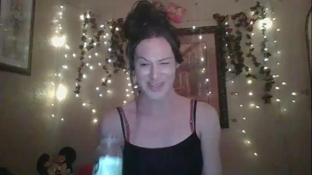Image 12 of thesillymillie Stream on Chaturbate on 14 days ago